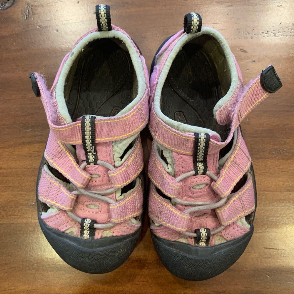 Pink Keens Size 7